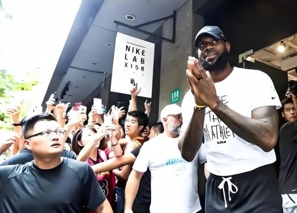 诚金资产 排面拉满！路透社：詹姆斯成为首位为《人民日报》撰稿的NBA球员