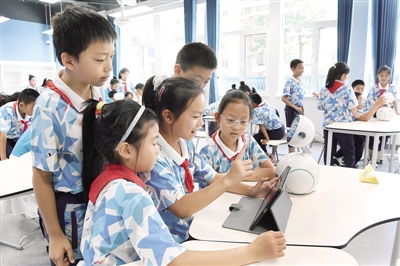 常盈股票 人工智能赋能教育创新